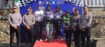 Pembalap Juara 1 Perempuan Asal Bunut Terima Penghargaan Kasat Lantas