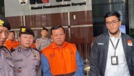 Kurang 24 Jam Serahkan Diri, Bupati Kuansing Jadi Tersangka