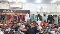 Perdana di Riau, Wabup Tamrin Turun Langsung Belanjakan Baju Insan Pers