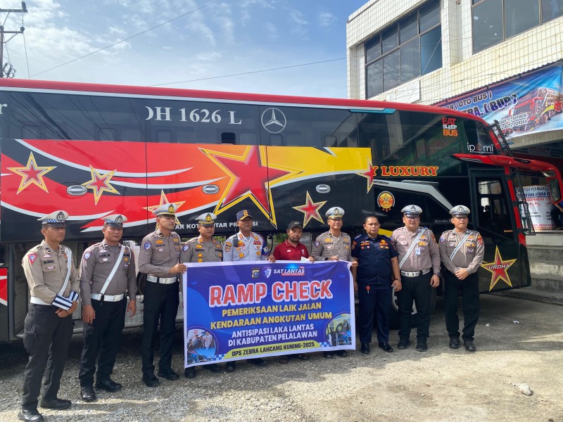 Hari ke 4 Ops Zebra Lancang Kuning, Satlantas Polres Pelalawan Ramp Check Bus Jalintim