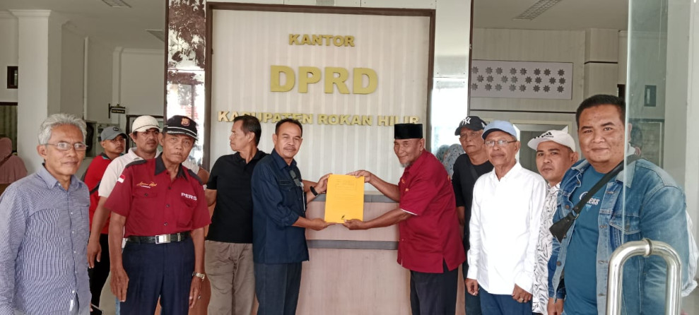 RDP Tak Kunjung Terealisasi, GMRH Seruduk Gedung DPRD Rohil