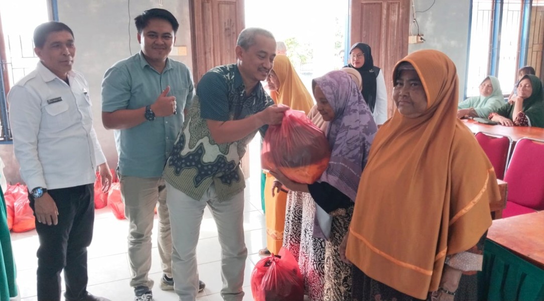 Rayakan HUT ke-5, Persadariau Taja Bansos Warga Kurang Mampu