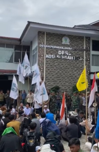 Aksi Damai Mahasiswa Disambut Antusias Pemkot Dan DPRD Sungaipenuh