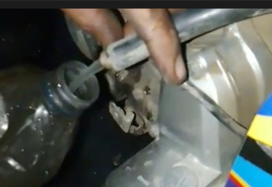 Motor Mogok Usai Isi Minyak Eceran, RY Disebut Salah Satu Pemasok Minyak Ilegal