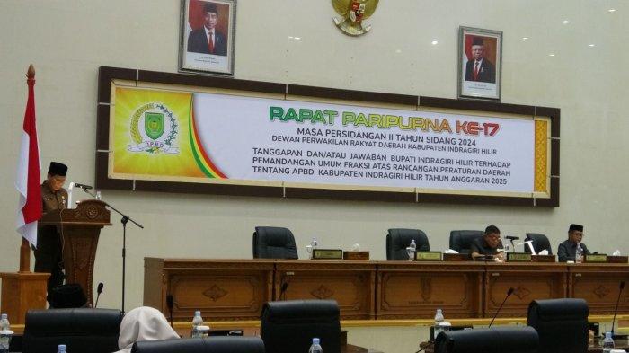 Pj Bupati Indragiri Hilir Tanggapi Pandangan Fraksi DPRD dalam Rapat Paripurna APBD 2025