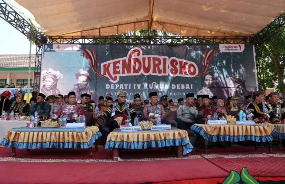 Kenduri Sko Depati IV Kumun Debai Meriah