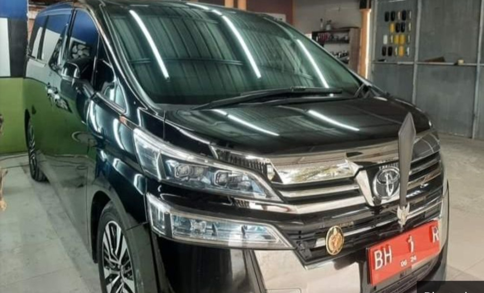 Ahmadi Zubir Belum Kembalikan Mobil Dinas