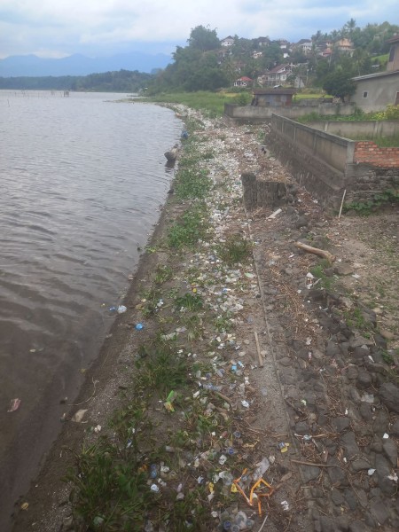 Danau Kerinci Dikepung Sampah, Dinas Pariwisata Dinilai Tutup Mata