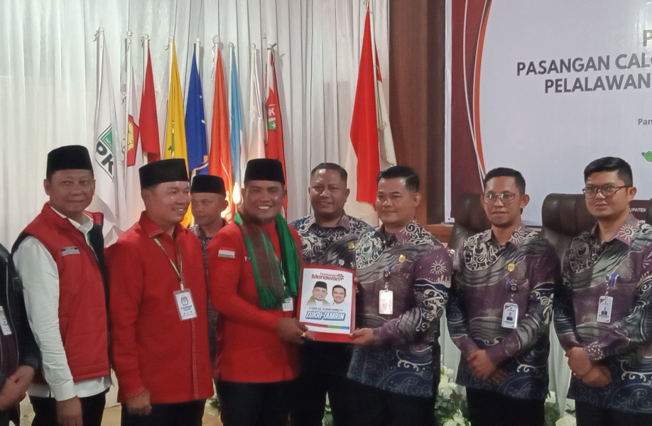 Diawali Doa dan Yasin Bersama, Pasangan Zukri-Tamrin Daftar ke KPU Pelalawan