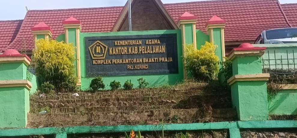 Instruksi Nyeleneh Kakanmenag Pelalawan, Bukannya Bersyiar Malah Berkaraoke