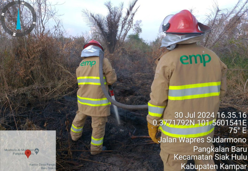 Padamkan Karhutla di Siak Hulu, EMP Bentu Limited Turunkan Tim Fire Fighting