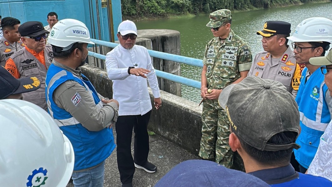Pastikan Debit Air Masih Aman Usai Buka 2 Pintu, Bupati Sambangi PLTA Koto Panjang