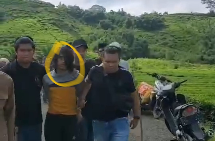 Pelaku Pembunuh Ibu Kandung Ditangkap di Kebun Teh