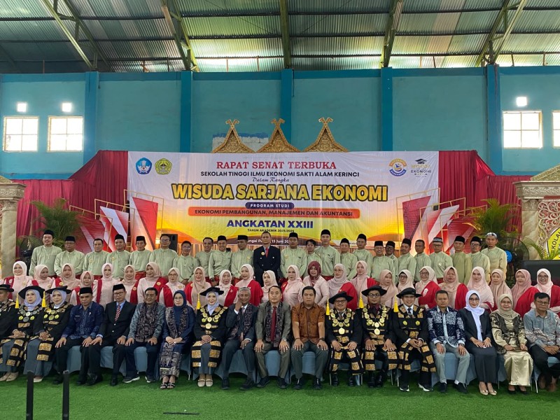 STIE Sakti Alam Kerinci Wisuda 313 Sarjana Ekonomi, Siapkan Alumni Unggul dan Berdaya Saing